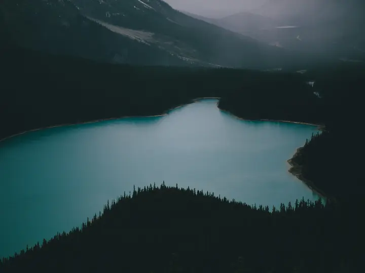 Türkiser Bergsee